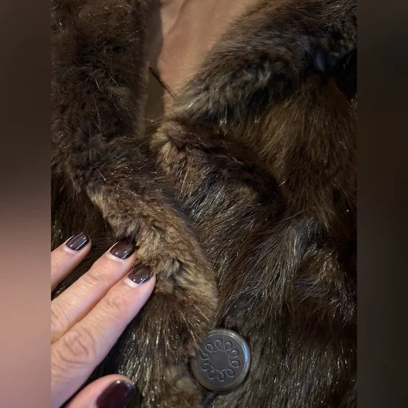 Short Style Fur Coat - Picture 2 of 16